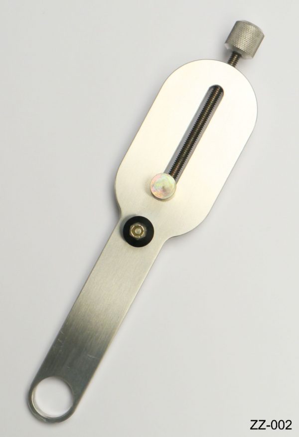 Oil filter cutter
