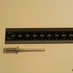 Rivet grooved shank