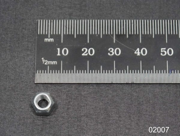 Hexagon nut cleveloc oval M5 self-locking