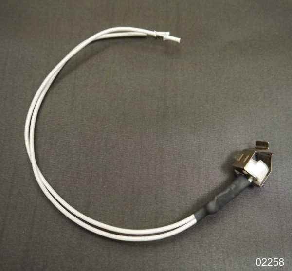 Halogen lamp holder for landing light