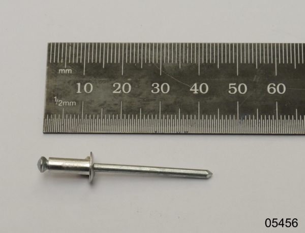 Rivet, blind flat round head soft claw