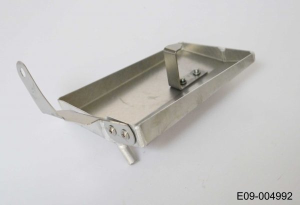 C42 B and C Carburettor drip tray right hand with mount brackets